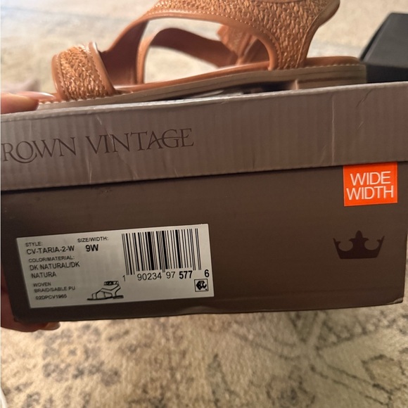 NWT Crown Vintage Taira Sandal in 9W - Picture 5 of 6